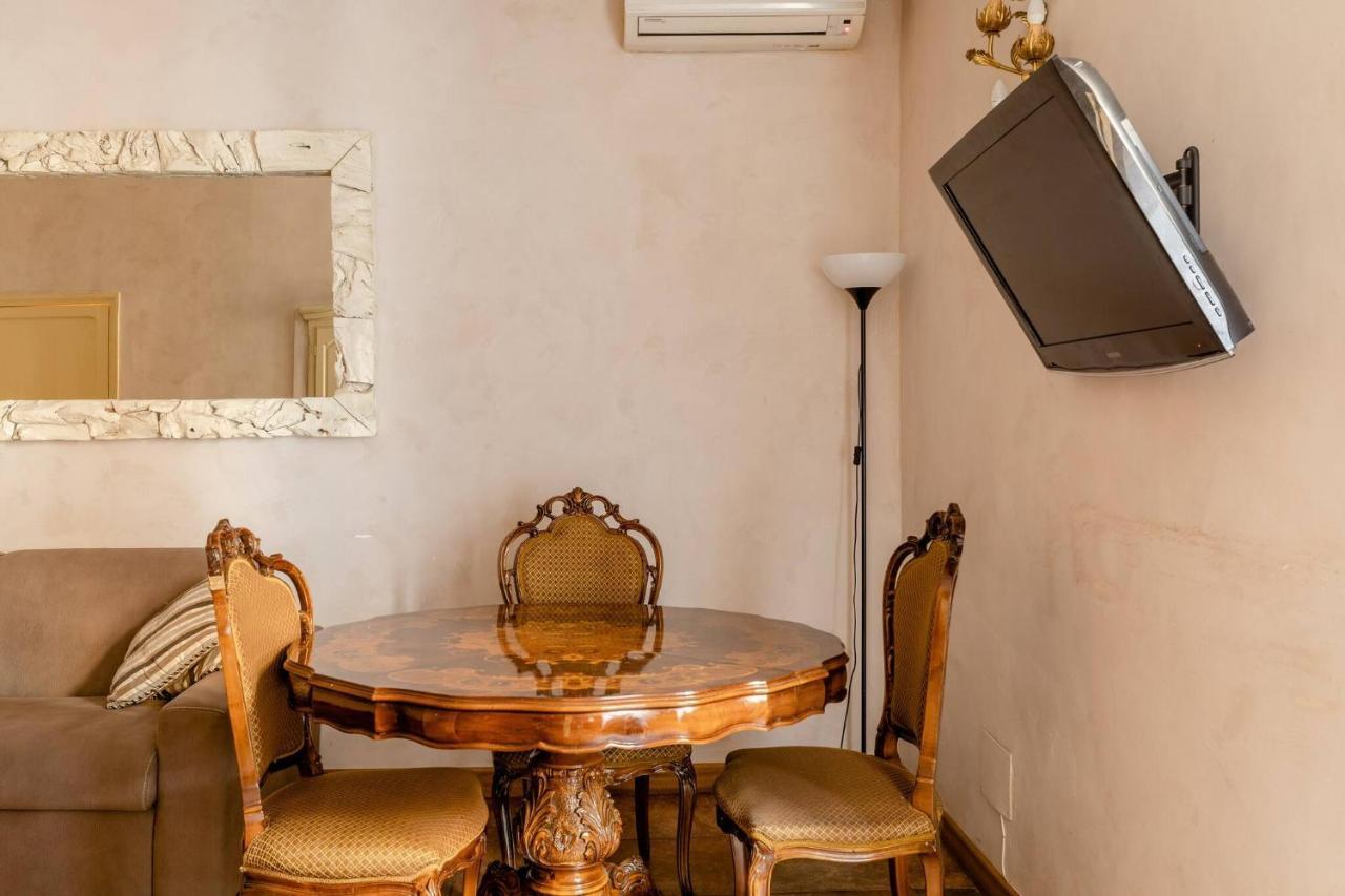 Rome Right In The Ancient Historical Center Two Bedrooms Two Bath, Up To 6 Pax Exteriér fotografie