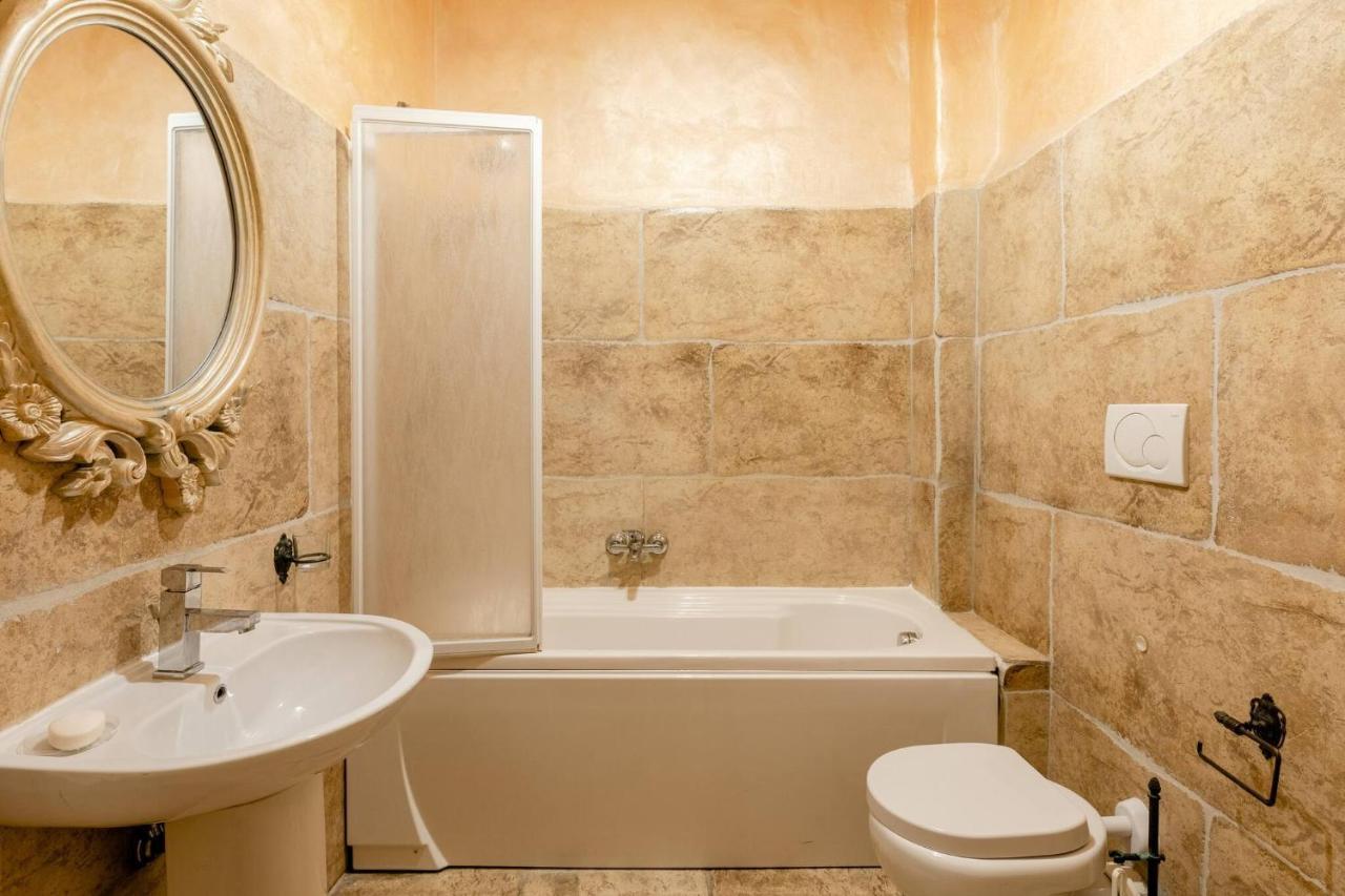 Rome Right In The Ancient Historical Center Two Bedrooms Two Bath, Up To 6 Pax Exteriér fotografie